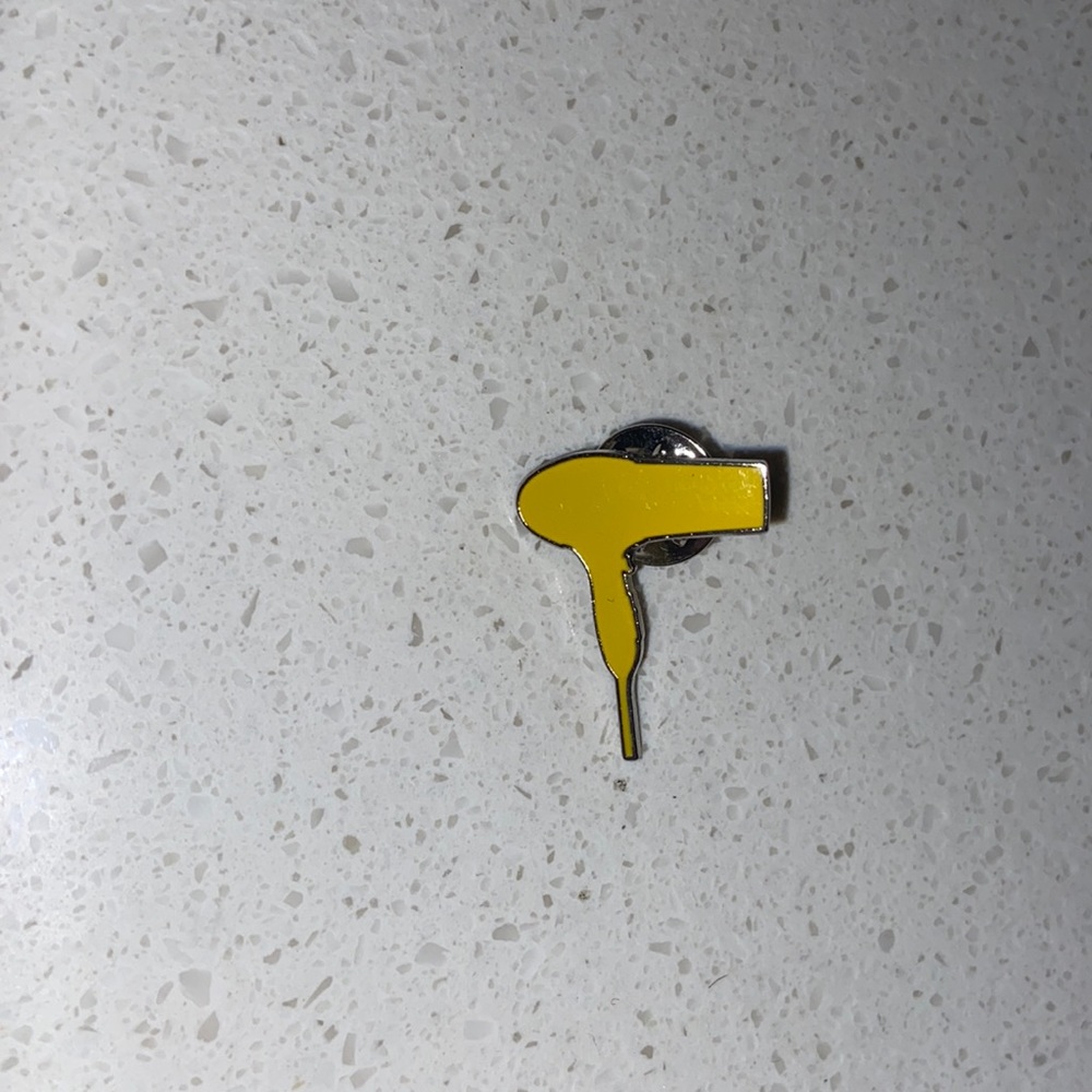 Drybar brooch